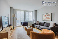 Building Photo - 560 W 43rd St