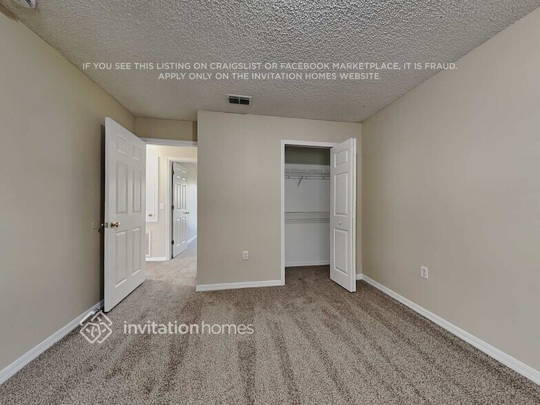 Building Photo - 1800 Brookshire Cir