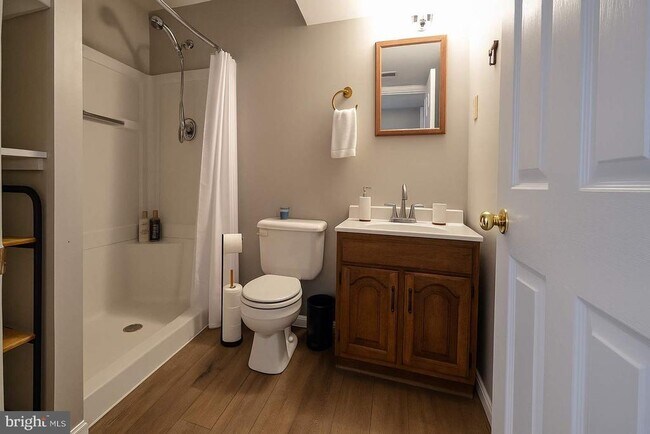 Building Photo - 12442 Quail Woods Dr