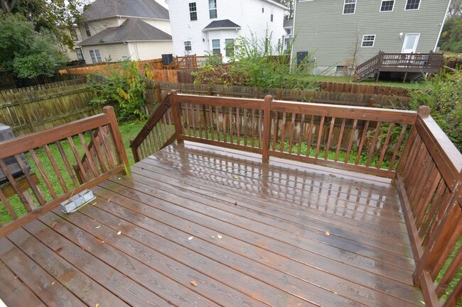 Building Photo - Spacious Single Family w/ Two Master Suites