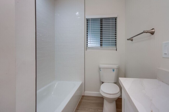 Building Photo - Charming Fully Remodeled 3-Bedroom Home in...