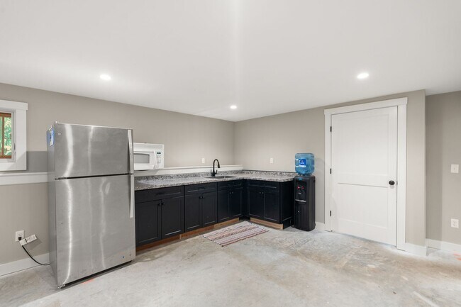 Building Photo - Keystone