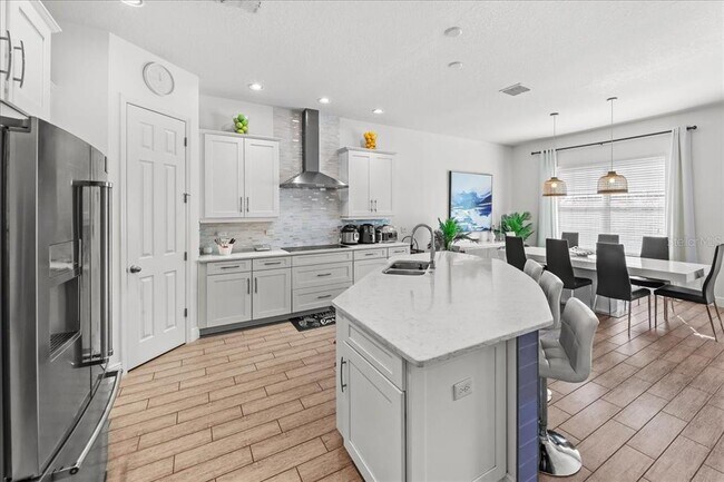 Building Photo - 8746 Crescendo Ave