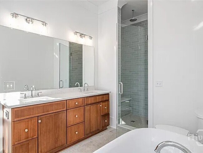 Building Photo - 312 W 38th St