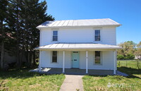Building Photo - Spacious 4-Bedroom Rental in Waynesboro – ...