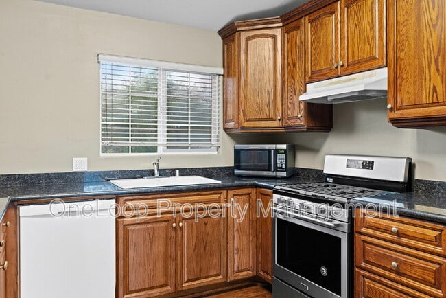 Building Photo - 8823 Los Coches Rd