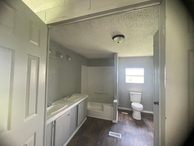 Building Photo - 3 BR 2 Bath 1,280 sq ft singlewide mobile home on 0.88 acres in Lonoke, AR