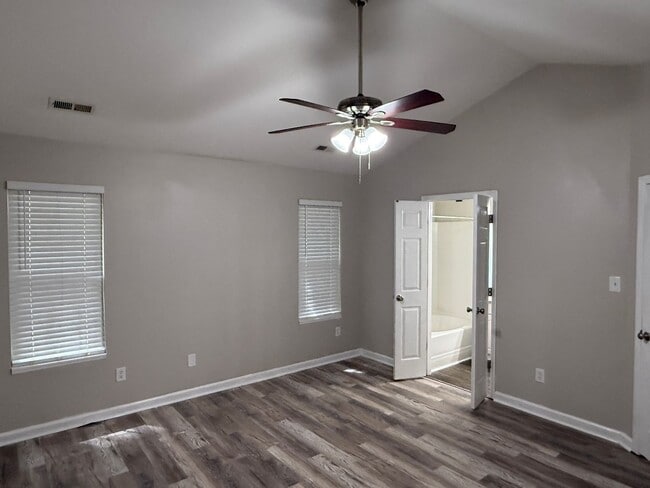 Building Photo - 6617 Cedar Cliff Dr