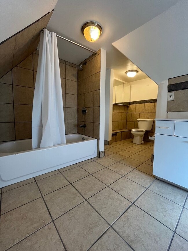 Building Photo - Modern 3BR/2BA Two-Level Unit in the Heart of the Lower East Side - FREE MOVING SERVICES WITH A S...