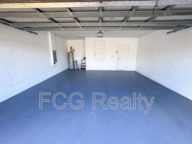 Building Photo - 702 Colville Pl