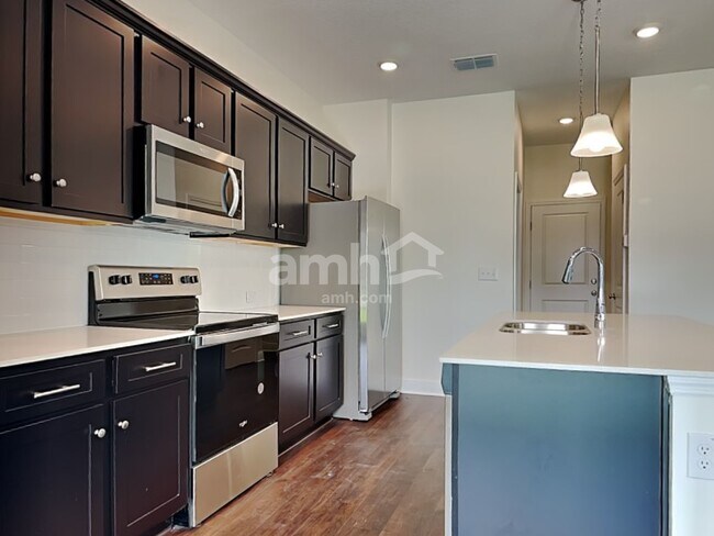 Building Photo - 27446 St Andrews Avenue