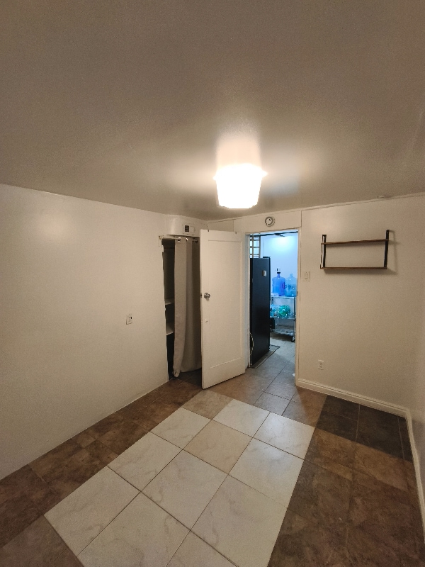 Building Photo - 1062 W 300 N