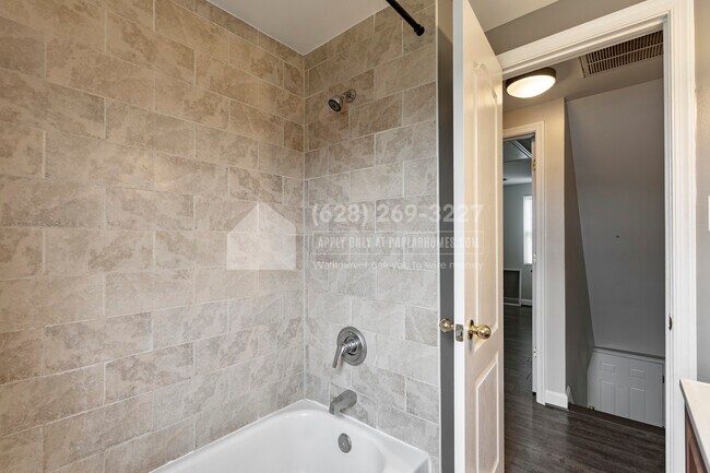 Building Photo - 2614 Kent Village Dr