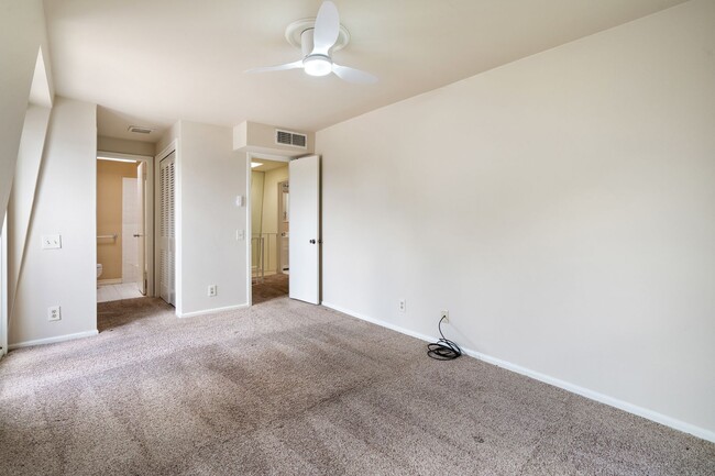 Building Photo - San Pedro Square - West Campus / Shoal Cre...