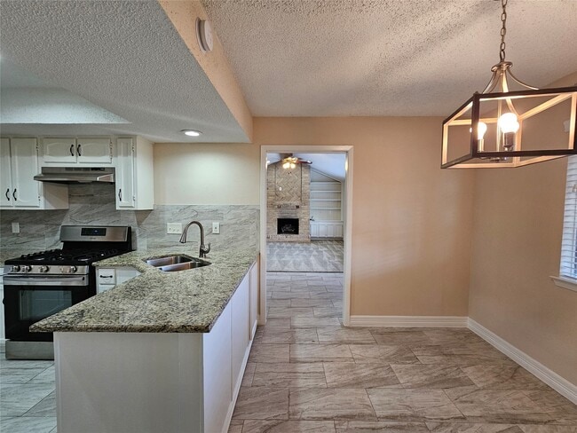 Building Photo - 8314 Streamside Dr