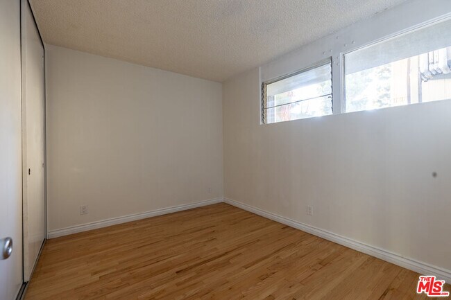 Building Photo - 11133 Rose Ave