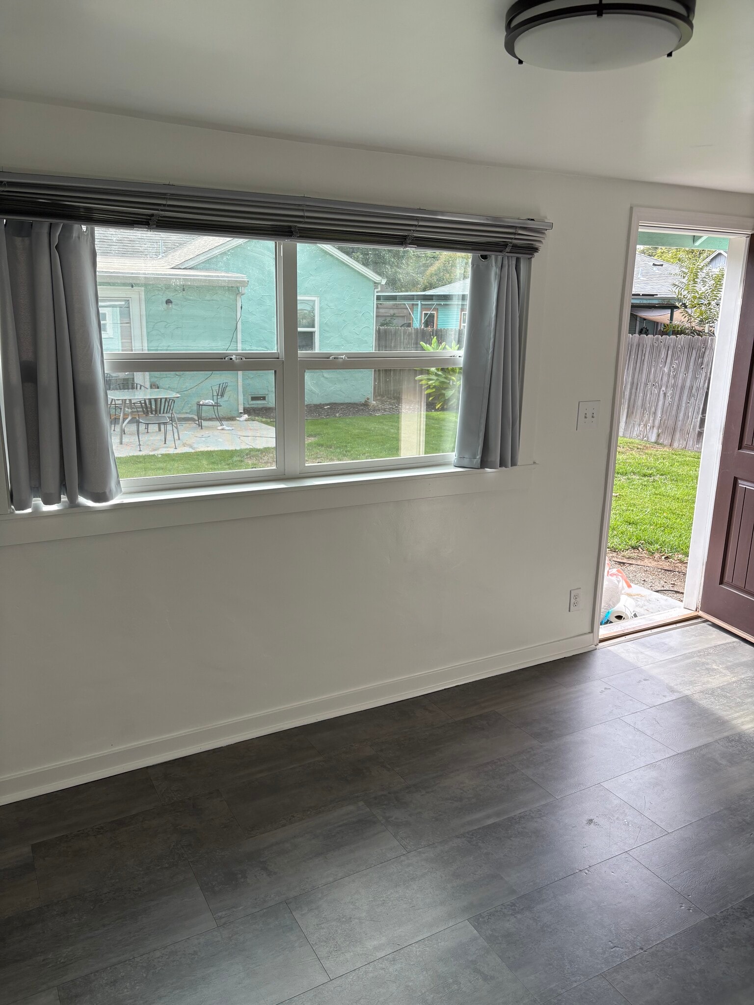 Building Photo - 955 Aspen St