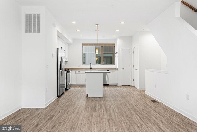 Building Photo - 3121 Beachview Ln