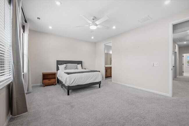 Building Photo - "Spacious 3-Bed Townhouse  with 2.5 Baths at 217 Brooks Springs Drive, Fort Mill!"