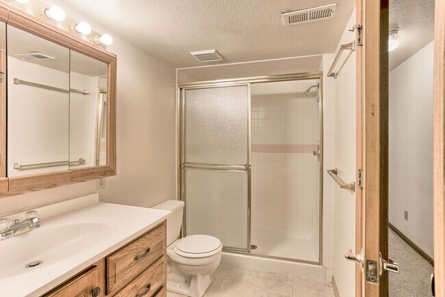 Building Photo - Charming West Fort Collins Rental!