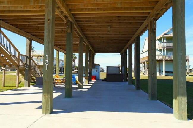 Building Photo - 131 Pieces of 8