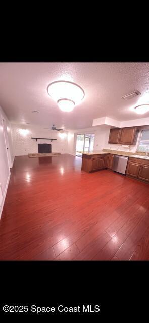 Building Photo - 225 Mindy Ave