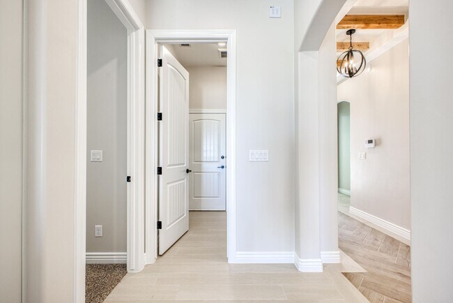 Building Photo - Beautiful East side House 4 bed-2.5 baths, part of The Club that includes Swimming Pool, Gym, Ten...