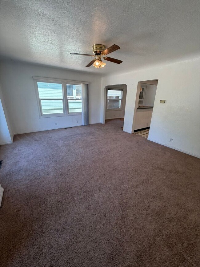 Building Photo - 2 Bedroom with a garage with Large fenced yard!