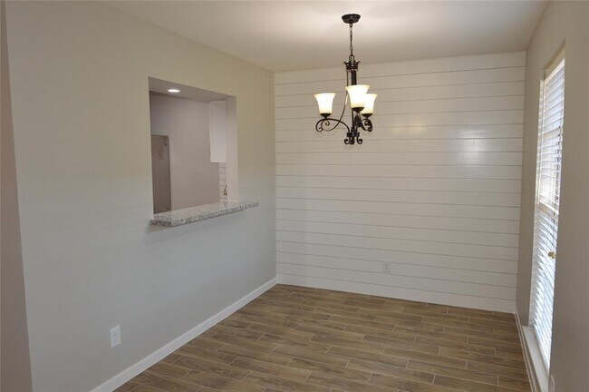 Building Photo - 8941 Gaylord Dr