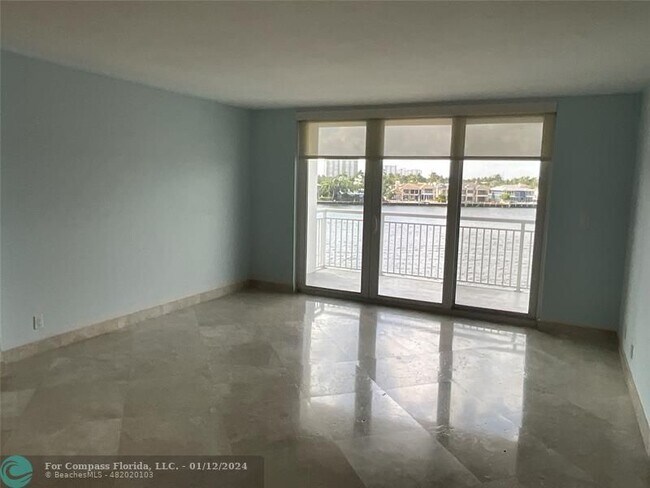 Building Photo - 511 Bayshore Dr