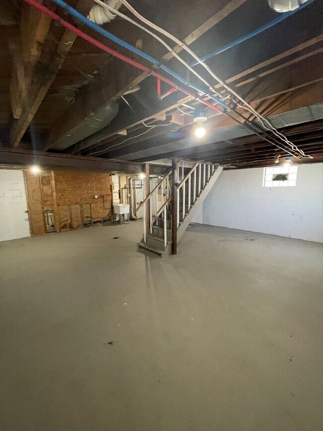Building Photo - 1015 Pleasant Ave