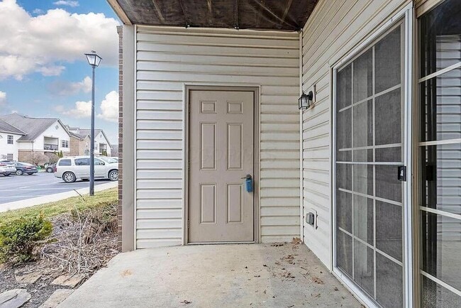 Building Photo - 773 Hidden Springs Dr