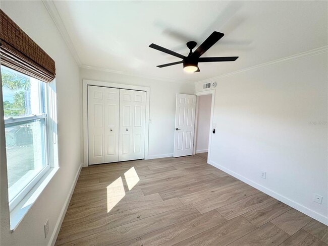 Building Photo - 9205 Tudor Dr