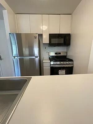 Building Photo - 295 Greenwich St