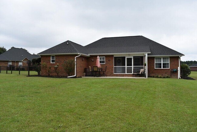 Building Photo - 3950 Cantle Dr