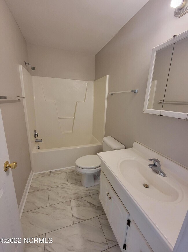 Building Photo - 109 Daughety Ct