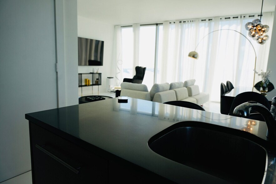 Building Photo - 631 Brickell Ave