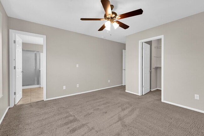 Building Photo - 946 S Hawk Ln