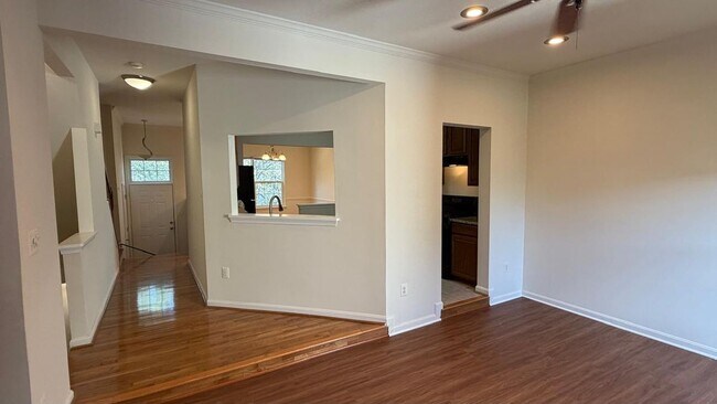 Building Photo - 8707 Farnham Way