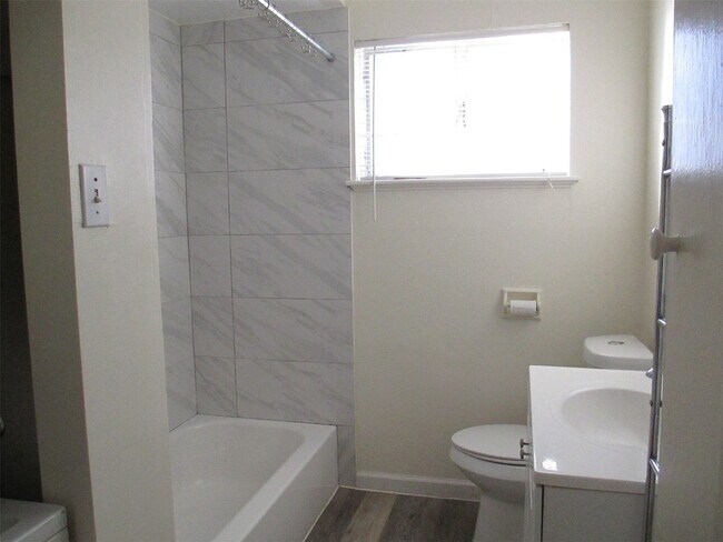 Building Photo - 3607 Murworth Dr