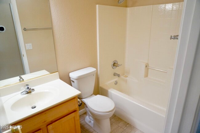 Building Photo - 3033 E Hononegh Dr