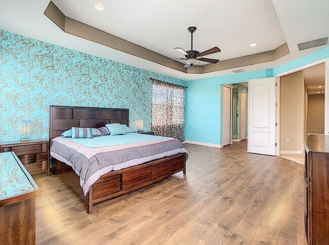 Building Photo - Luxury Living in Woodland Lakes Preserve: Fully-Furnished