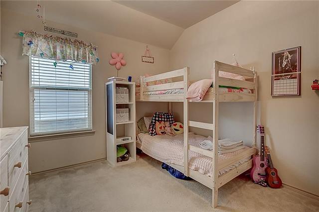 Building Photo - 5009 Holliday Dr