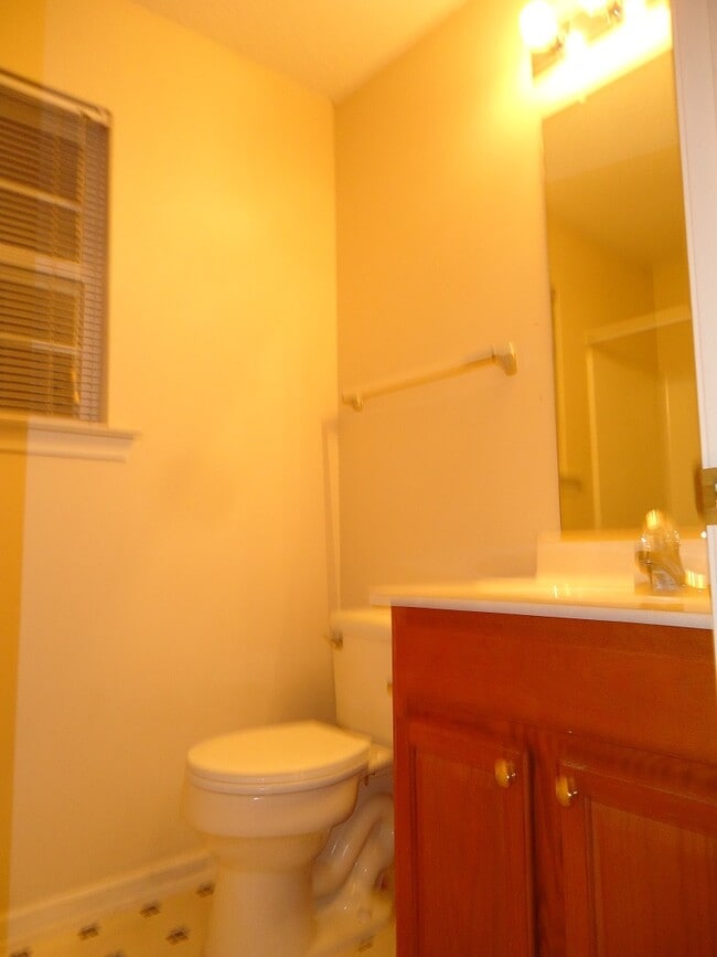 Building Photo - 2203 Oak Stream Ln