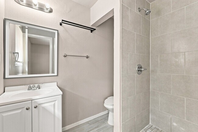 Building Photo - 4BR/2.0BA Single Family - Garland