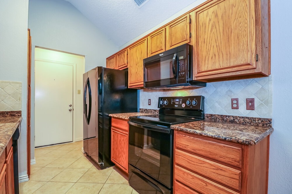 Building Photo - 641 Ozark Ave