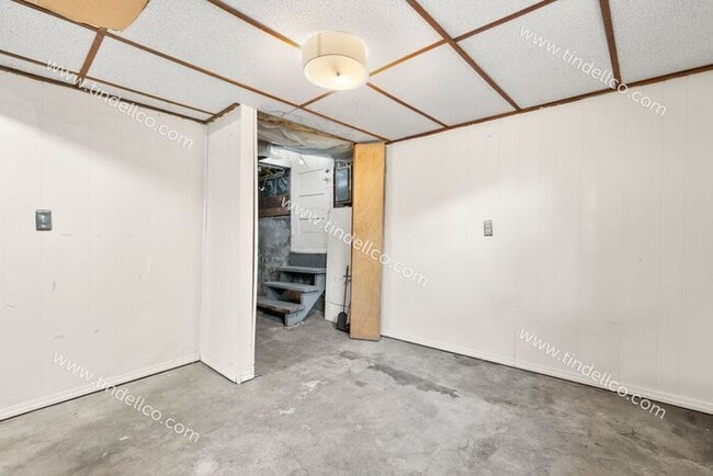 Building Photo - Charming 2-Bedroom Home in Overlook Neighb...