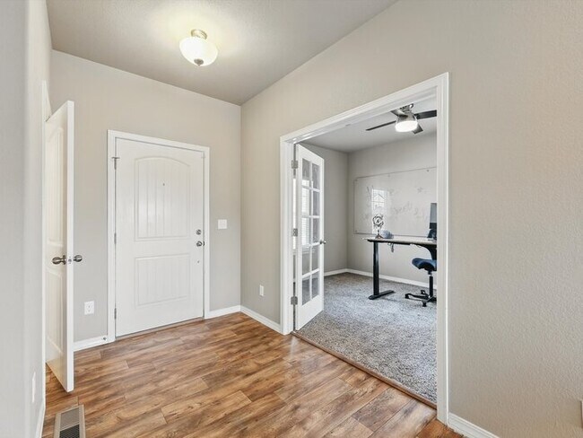 Building Photo - 8308 Needle Drop Ct