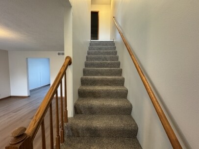 Building Photo - 1874 Bright View Dr