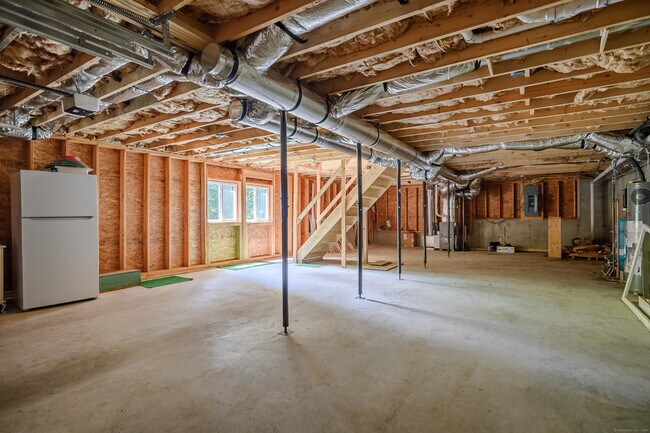 Building Photo - 7 Lamont Rd